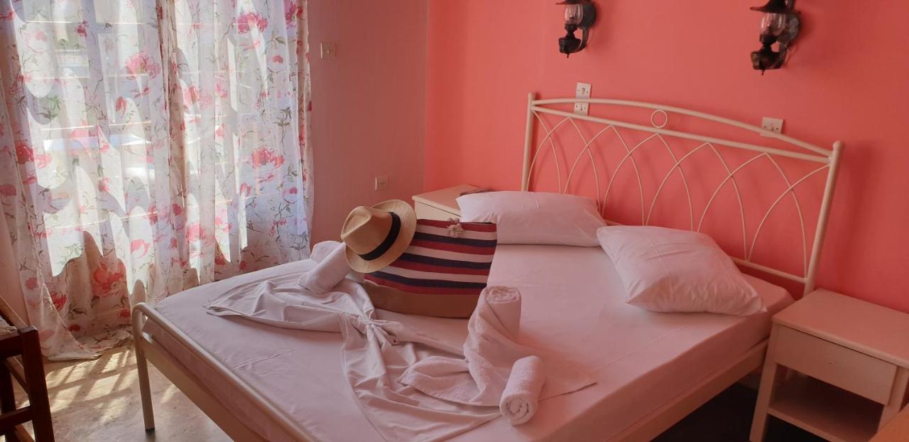 Ilios Apartments Poros Town Bagian luar foto
