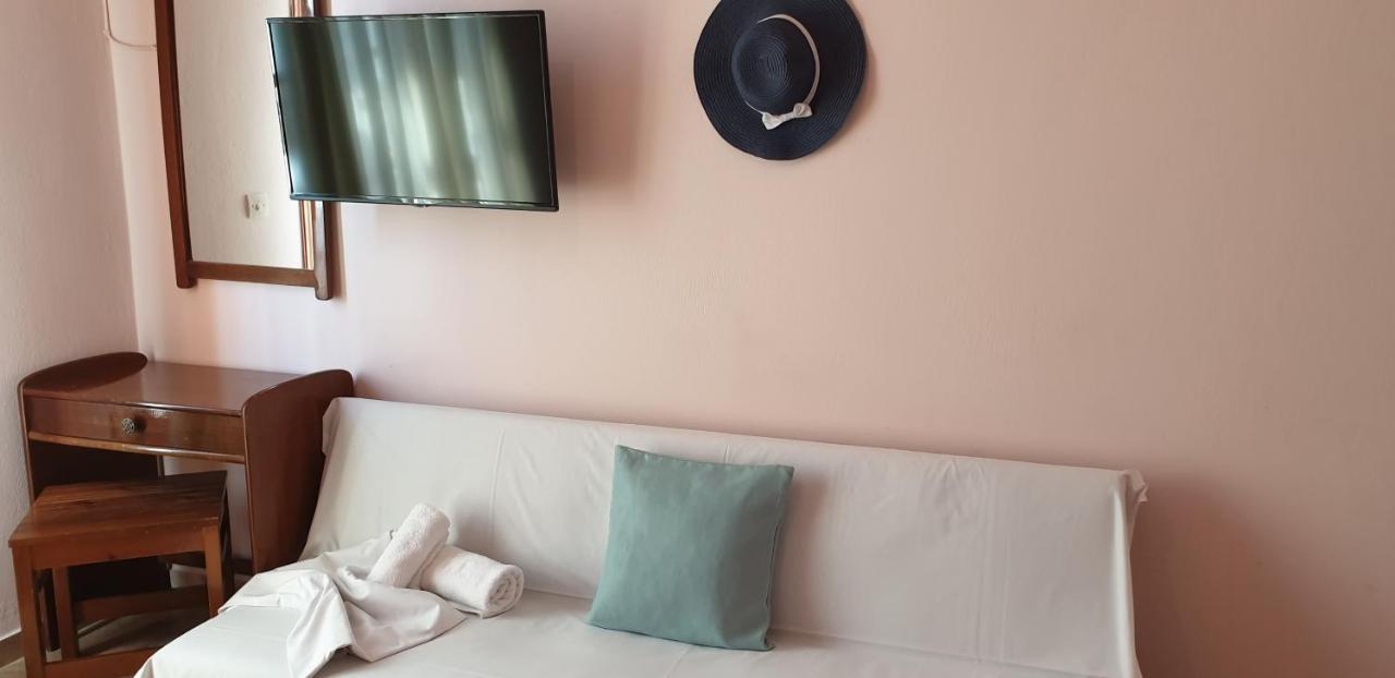 Ilios Apartments Poros Town Bagian luar foto