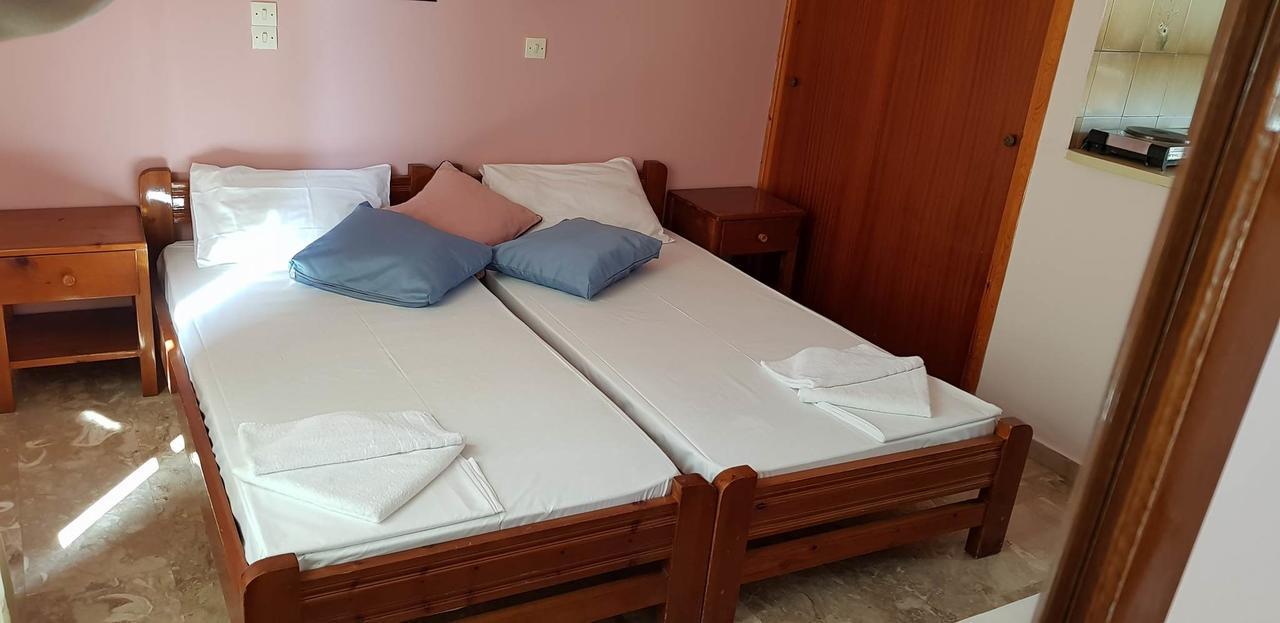 Ilios Apartments Poros Town Bagian luar foto