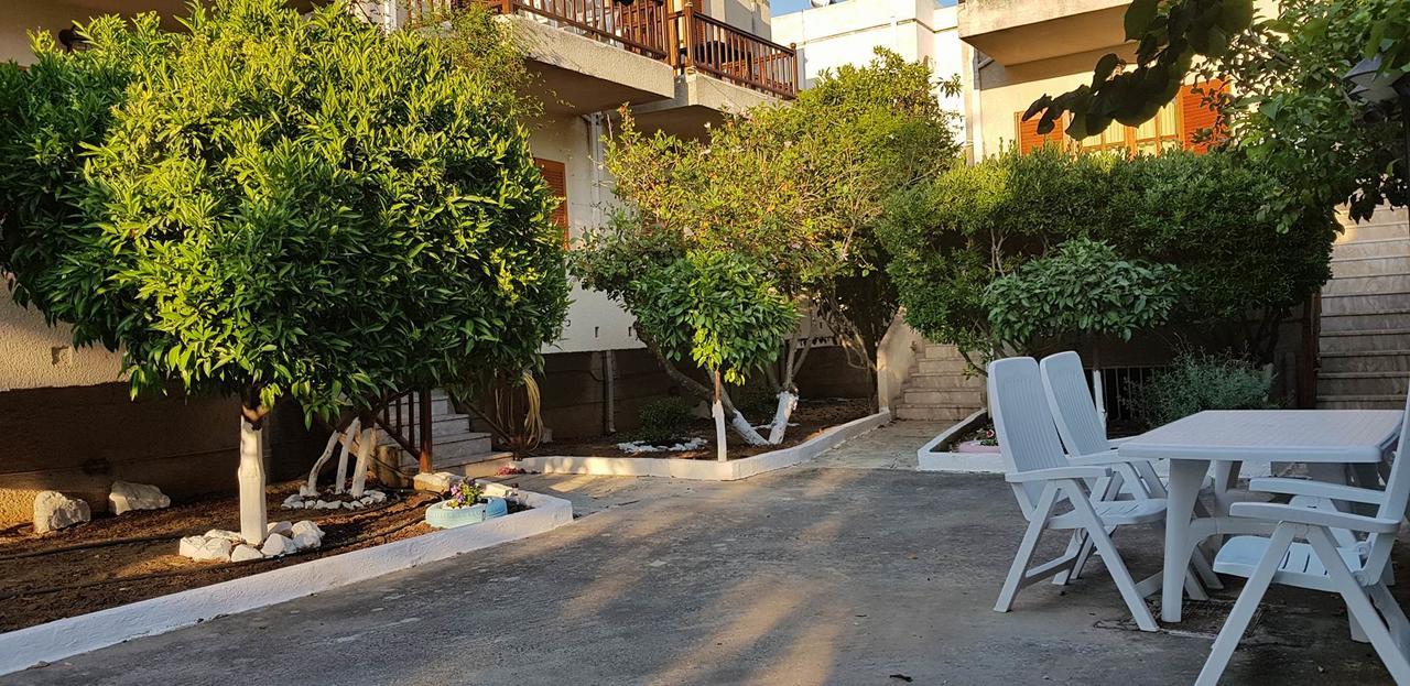 Ilios Apartments Poros Town Bagian luar foto